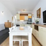 Lägenhet Hills - One Bedroom With Balcony And Sea View