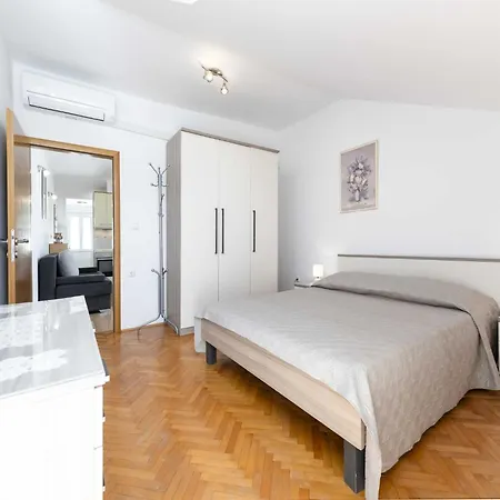 Apartmán Hills - One Bedroom With Balcony And Sea View *
