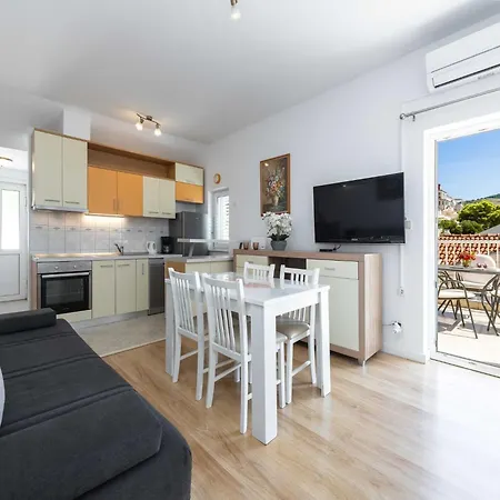 Apartmán Hills - One Bedroom With Balcony And Sea View *