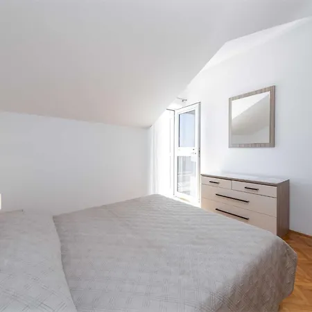 Apartmán Hills - One Bedroom With Balcony And Sea View *