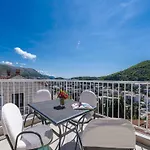 Hills - One Bedroom With Balcony And Sea View Apartmán