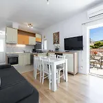 Apartmán Hills - One Bedroom With Balcony And Sea View *