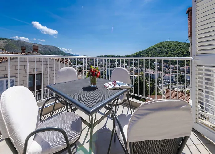 Hills - One Bedroom With Balcony And Sea View 아파트 *
