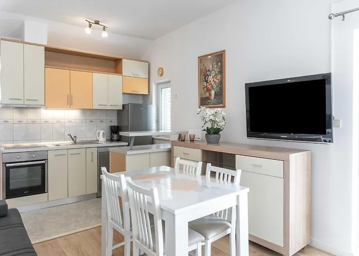 Hills - One Bedroom With Balcony And Sea View