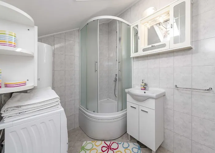 Hills - One Bedroom With Balcony And Sea View